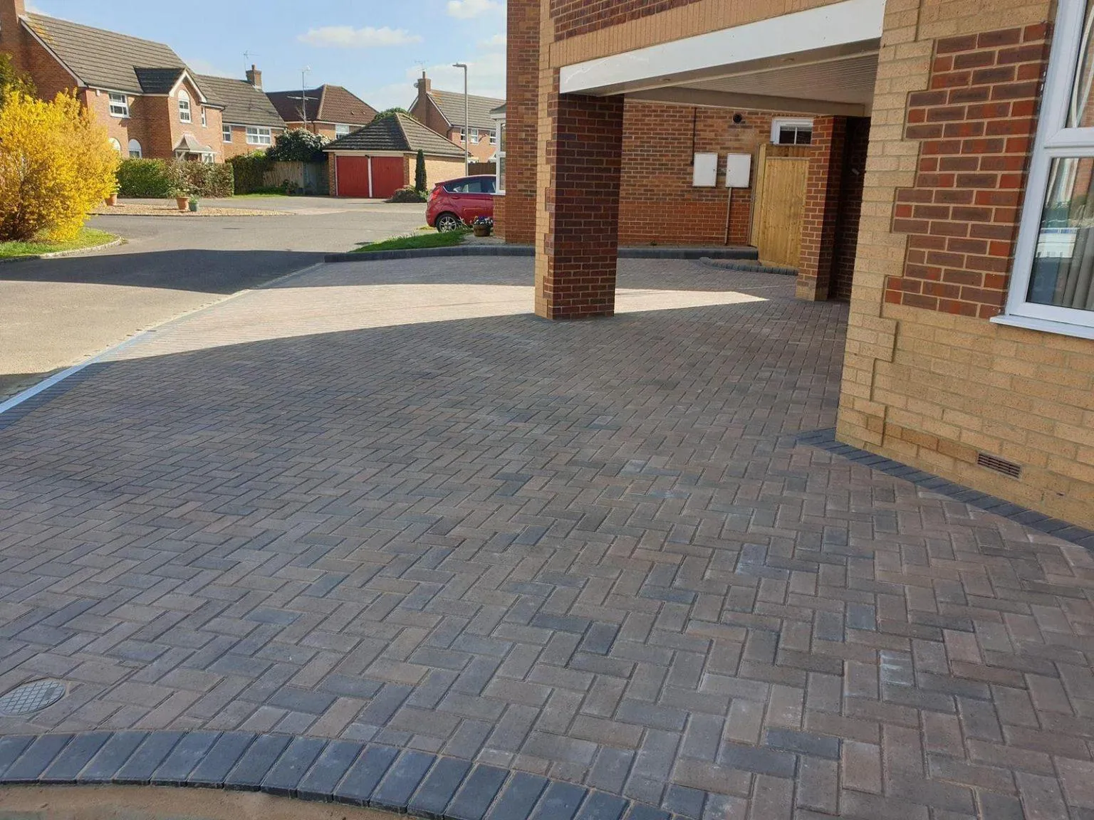 Block paving detail showing straight courses by Stoneage Property Care