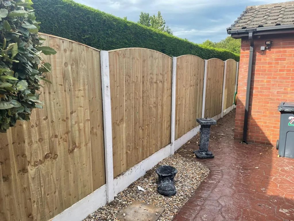 Garden fencing by Stoneage Property Care in Wiltshire (photo 3)