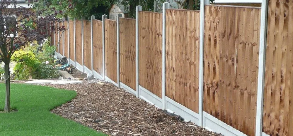 Garden fencing by Stoneage Property Care in Wiltshire (photo 4)